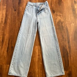 Levi’s High Loose jeans, size 25.